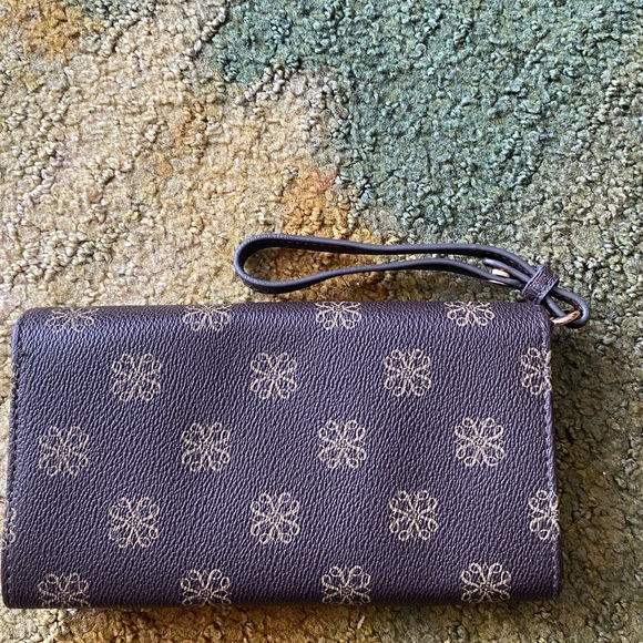 Signature Collection Clutch Wallet - Picture 3 of 6